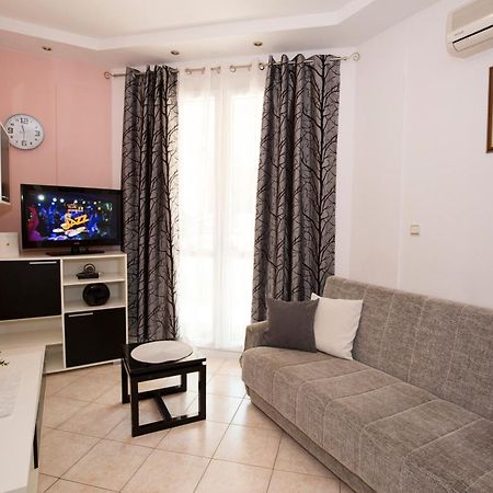 Apartman Roza Omis Exterior photo