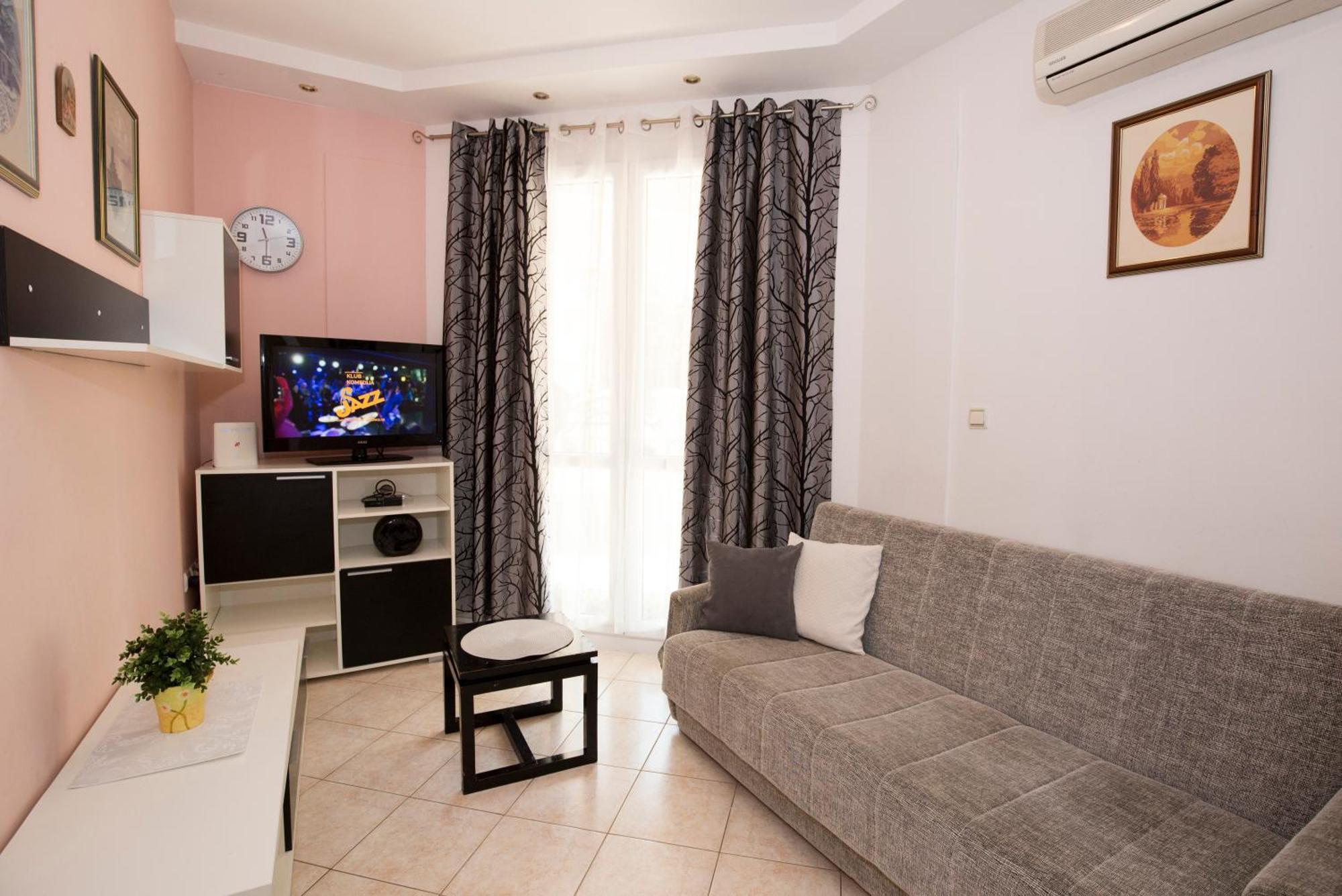 Apartman Roza Omis Exterior photo