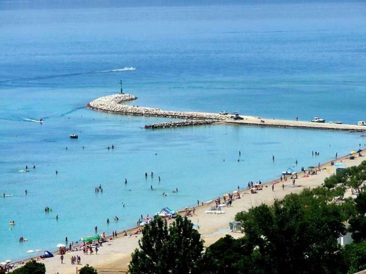 Apartman Roza Omis Exterior photo