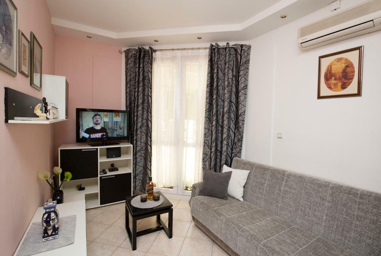 Apartman Roza Omis Exterior photo