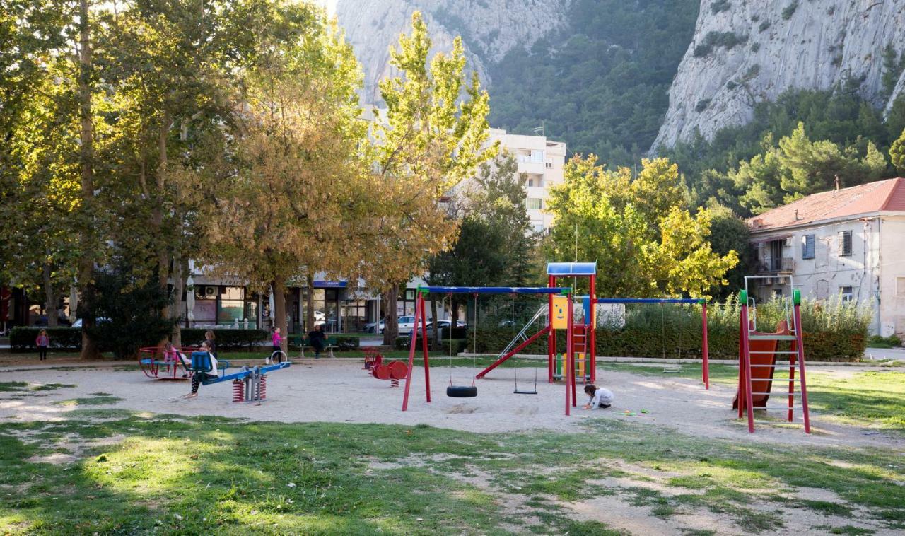 Apartman Roza Omis Exterior photo